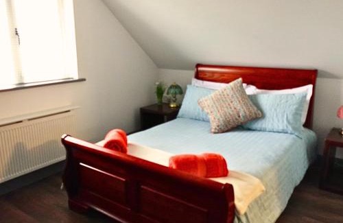 Blackwater House | Family-Friendly Stay at Orchard Stable House Retreat