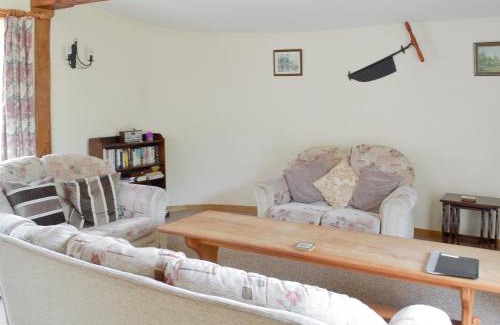 Westcott House | Pet-Friendly Retreat at Orchard View Barn - 4 Star Stay