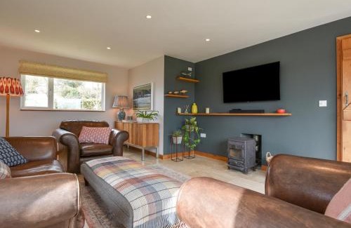 Chillington House | Orchard View: Oceanfront Retreat for Families & Couples