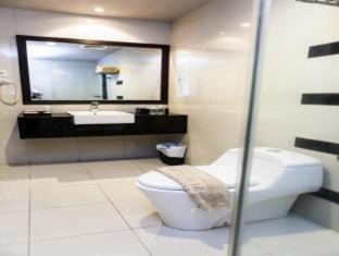 Old Jakarta Hotel | Discover Orchardz Jayakarta: Family-Friendly Retreat