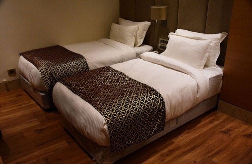Aligarh Hotel | Discover Orchid Blu: Family-Friendly Hotel with Dining