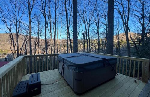 Boone House | Family-Friendly Orchid Cabin: Your Ideal Getaway Awaits