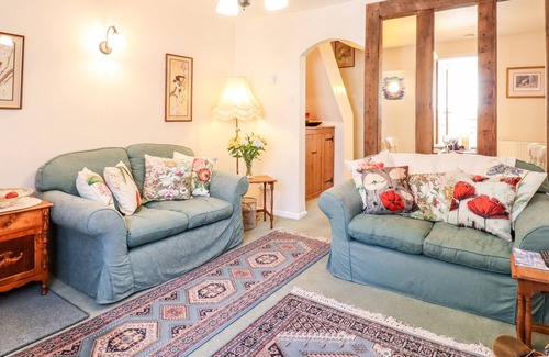 Lavenham Cottage | ORCHID COTTAGE, character holiday cottage, with open fire in Lavenham