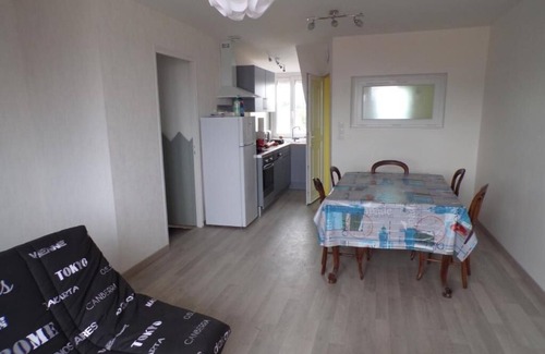 Berck-sur-Mer Apartment | Orchid: Bright Apartment with Garden, Free Wifi & Pool