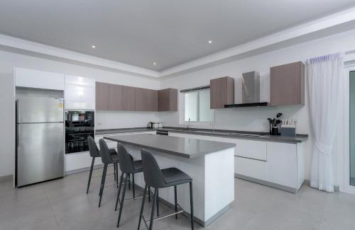 Hin Lek Fai Villa | Orchid Paradise Homes: Pet-Friendly Oasis with Ocean Views