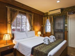 Lat Krabang Hotel | Relaxing Orchid Resort: Family-Friendly with Pool & Dining