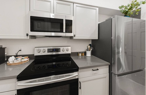 Northgate Apartment | Orchid: Studio Apt, 4 Minute Walk to A&M
