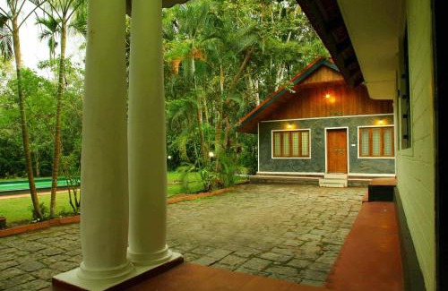 Sulthan Bathery Resort | Relax at Orchid Trails Resort with Oceanfront Dining