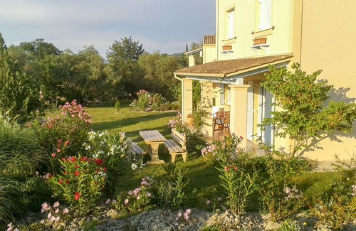 Petaleia Cottage | Family-Friendly Orchidea Cottage at Aroggia Farm Retreat