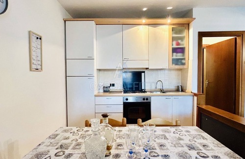 Desenzano del Garda Resort | Orchidea Apartment - three pools and a bar 200m from the Lake