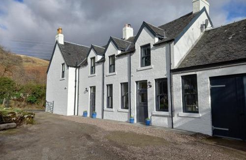 Dalmally Bed & Breakfast | Exceptional Orchy Bank House: Ideal for Families & Rated 9.5