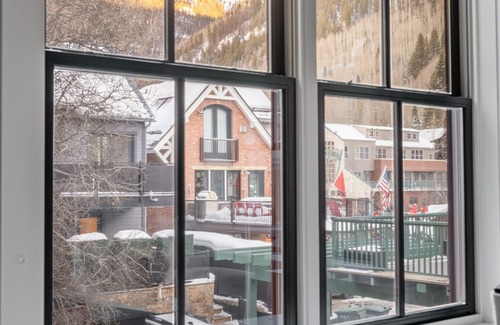 Telluride Condo | Ore Station 7: Steps to Gondola with Spa & Hot Tub Access
