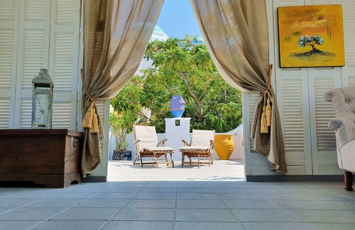 Lagoudi Zia House | Orea Ellas: Deluxe Residence with Ocean View and Breakfast