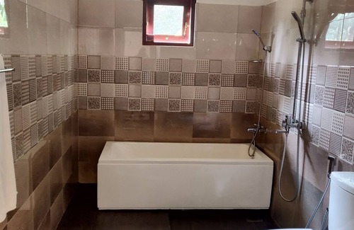 Negombo Hotel | Convenient Oreeka Hotel Near Katunayake Airport with Pool