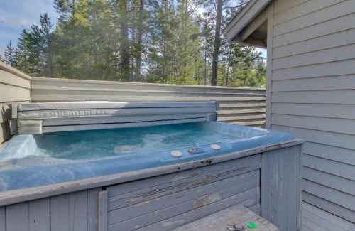 Deer Park House | Explore Sunriver: Family-Friendly Oregon Loop 8 Retreat