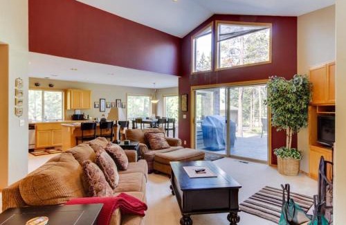 Deer Park House | Explore Sunriver: Family-Friendly Oregon Loop 8 Retreat