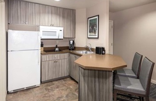 Redmond Resort | Experience Oregon's Best with Pool, Spa & Family-Friendly Fun