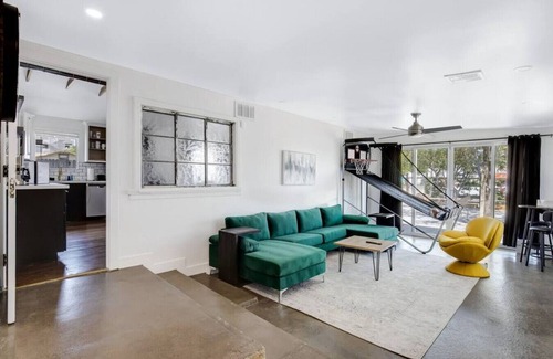 Downtown House | Unique Vintage Bungalow in Downtown Chandler - Rated 9.6/10