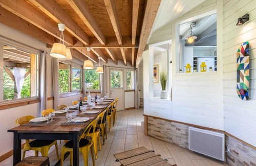 Soustons Villa | Explore Oregonia: Family-Friendly with Pool and Kitchen