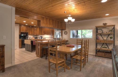 Durango House | Delightful OReilly Garden House - Family-Friendly Retreat