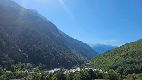Orelle Apartment | Orelle 3 Vallées: Ideal Stay with Pool & Family Comfort