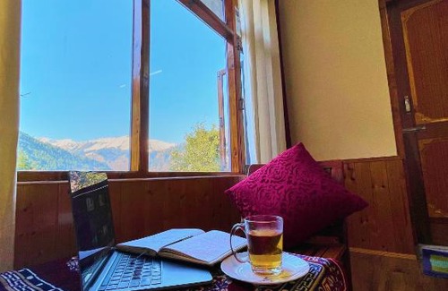 Manali House | Top-Rated Orenda Homes: Pet-Friendly with Breakfast Included