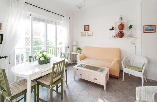 Grao de Gandia Ski Chalet | Discover Oreneta: Family-Friendly Stay with 9/10 Ratings