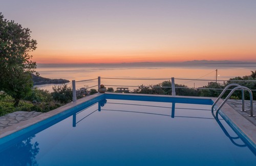 Korithi Villa | Relaxing Orfos Villas: Private Beach & Ocean Views Await