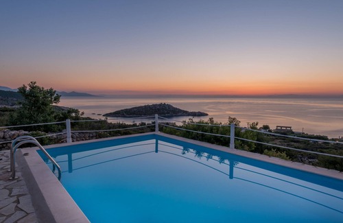 Korithi Villa | Relaxing Orfos Villas: Private Beach & Ocean Views Await