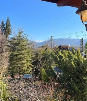 She'ar Yashuv House | Elegant Orhan Havaya: Spa Retreat with Breakfast & Hot Tub