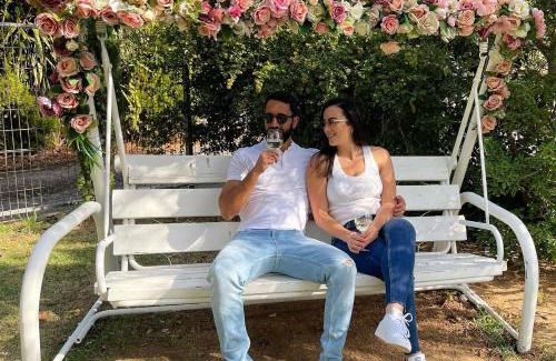 She'ar Yashuv House | Elegant Orhan Havaya: Spa Retreat with Breakfast & Hot Tub
