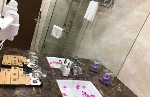 Hoai Duc Hotel | Oriana Hotel: Family-Friendly Stay with Breakfast Options