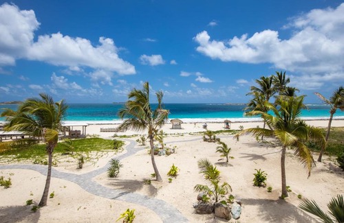 Orient Bay Hotel | Orient Beach Hotel: Family-Friendly with Oceanfront Views