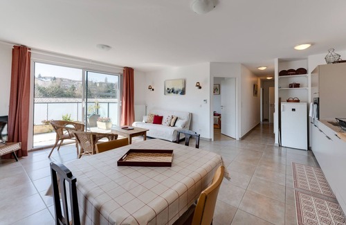 Cran-Gevrier Apartment | Discover Origami: Cozy Retreat Steps from Annecy's Heart