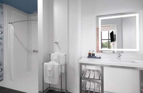 South Downtown Hotel | Experience Comfort at Origin Atlanta, a Wyndham Hotel