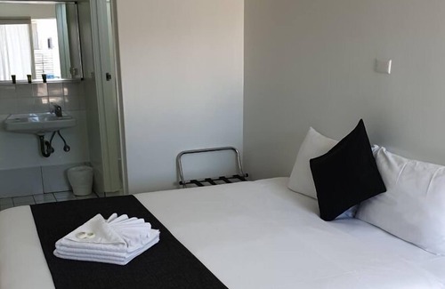 Bowen Town Center Hotel | Original North Australian