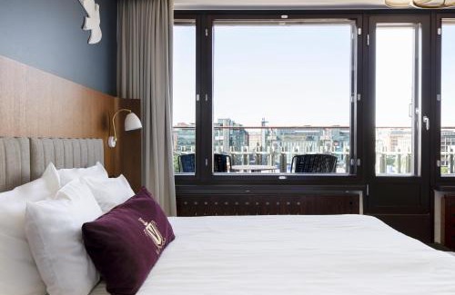 Kluuvi Hotel | Premier Pet-Friendly Stay at Original Sokos Hotel Vaakuna