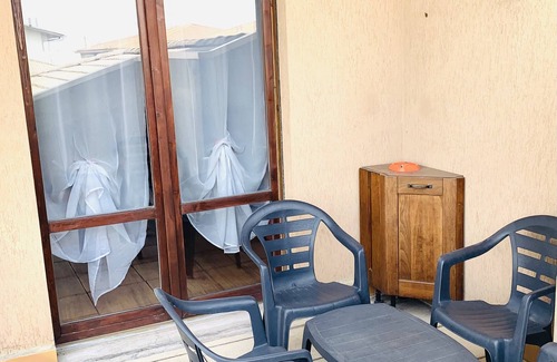 Grassobbio Apartment | Relaxing Orio Penthouse with Kitchen & Breakfast Near Airport