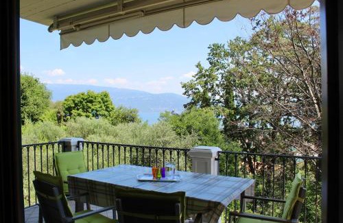 Toscolano Maderno Apartment | Unforgettable Stays at Oriolo with Pool & Family Amenities