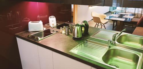 Sarvar Apartment | Orion Apartman: 4-Star Retreat with Family-Friendly Amenities