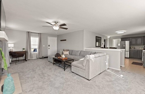 Lake Orion House | Convenient 3BD Fully Furnished House for Family Getaways