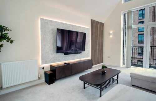 Leicester House | ORION - Luxury 4 bedroom city centre townhouse