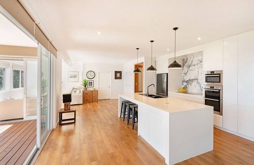 Vincentia House | Orions Ultimate Oasis: Beachfront Retreat with Spa & Pool