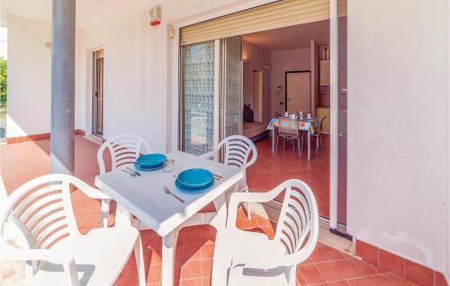 Lido di Dante Apartment | Pet-Friendly Stay at Orizzonte 1 for Family Adventures