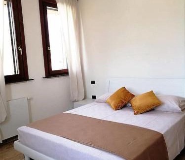 Punta Sabbioni Apartment | Orizzonte Marino - Giallo: Oceanfront Haven by the Lagoon