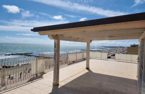 Quartiere XXXIII Lido di Ostia Ponente Apartment | Oceanfront Comfort at Orizzonte Ostia for Family Getaways