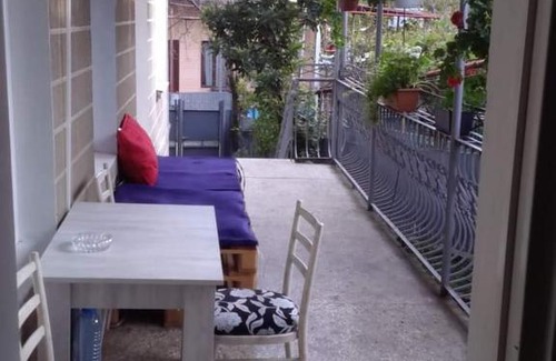 Kutaisi House | Budget-Friendly ORJONI-HOTEL with Kitchen Amenities