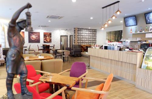 Bandar Mahkota Cheras Hotel | Budget-Friendly Orkid Inn Mahkota Cheras with Dining & Kids' Area