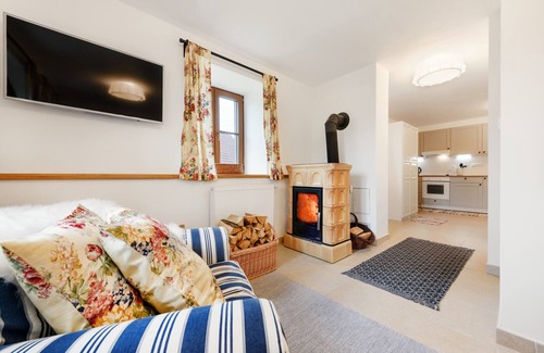 Varvazov Villa | Experience Comfort at Orlík JVNK101 with Lake Views