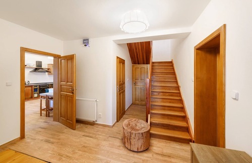 Varvazov Villa | Experience Orlík JVNS100 with Lake Views and Family Comfort